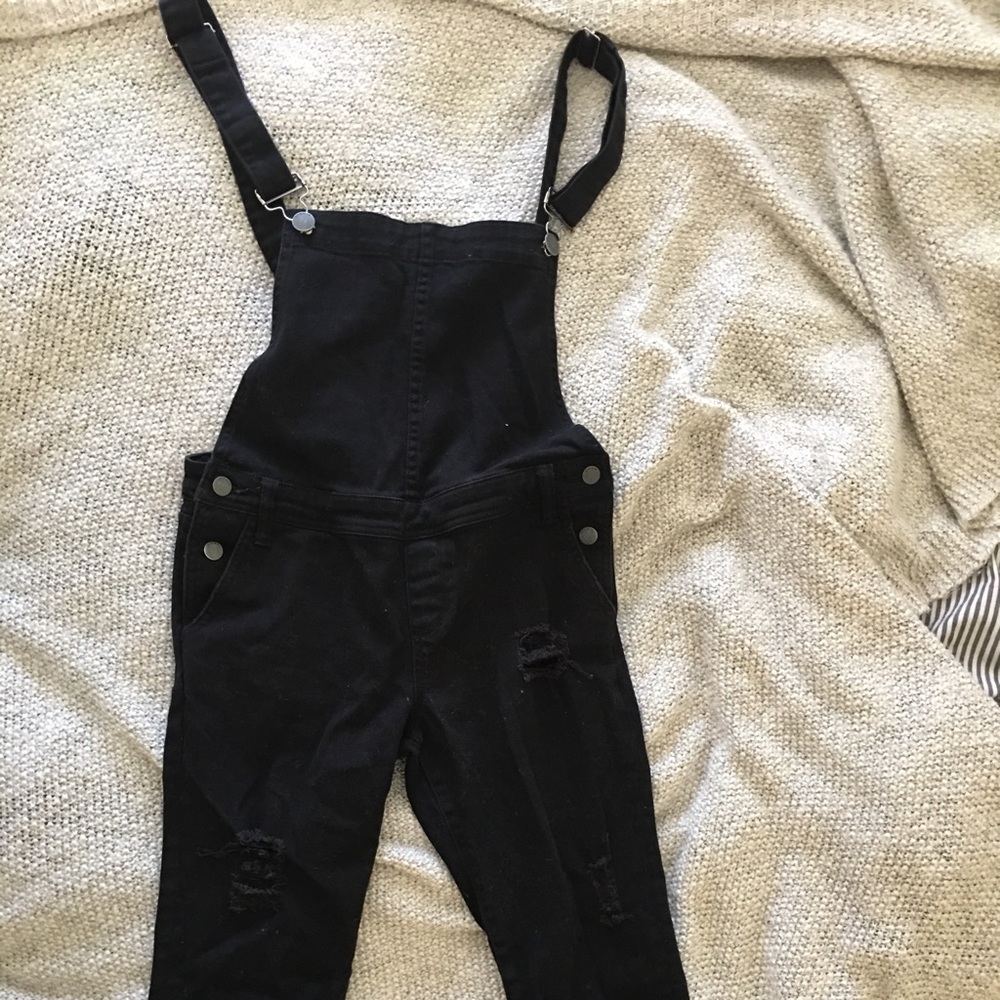BLACK DESTROYED SKINNY JEANS OVERALLS SIZE 7
